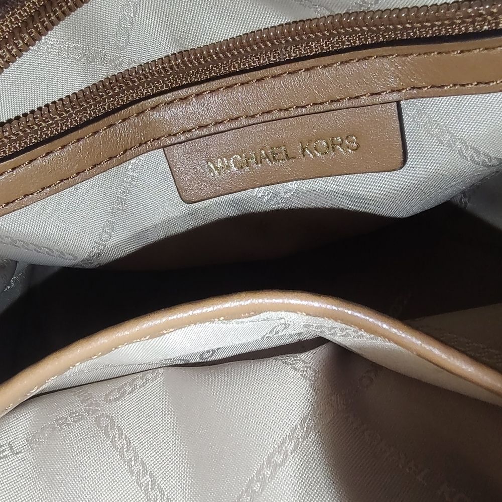 Michael Kors Nouveau Hamilton satchel EUC - Picture 6 of 10
